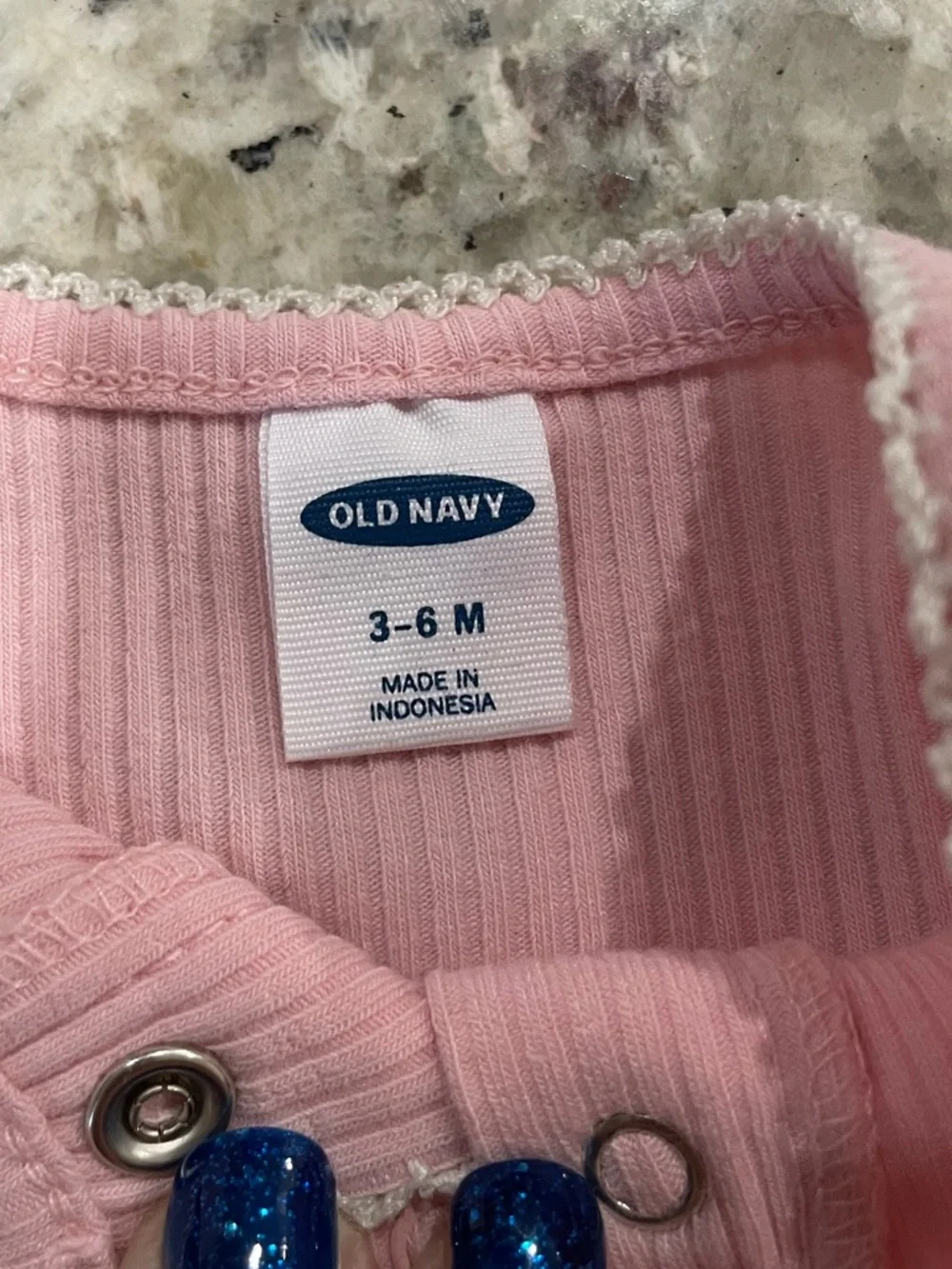 🌸 6 PC Bundle Baby girl 3-6 months Onesies pants and tops Gently used